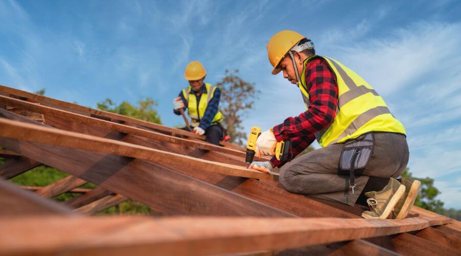Professional Flat Roofing Installation services in Bloomfield, IN